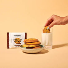Upload image to gallery viewer, foodspring Cookie Proteica - Alta en proteína - Baja en azúcar - Sin aceite de palma - 12x50g - Galletas de Pepitas de Chocolate