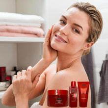 Carregar imagem no visualizador da galeria, Conjunto de cuidados corporais Sparkling Ruby - Gel de banho, hidratante e esfoliante corporal - 3 peças - Rotina completa para pele macia e nutrida