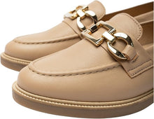 Carregar imagem no visualizador da galeria, CAPRICE FOOTWEAR Loafer MIA Mocassim Feminino em Couro Genuíno Anilina Elegante com Aplicação e Fabricados em Portugal