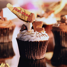 Carregar imagem no visualizador da galeria, Toblerone - Variedade Toblerone de Mini Mistura de Chocolate Suíço de Sabores: Chocolate ao Leite, Chocolate Branco e Chocolate Amargo com Nougat de Mel e Amêndoas, Embalagem 904g