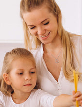 Carregar imagem no visualizador da galeria, INFUSEU Regalo Dia De La Madre, Te Quiero Mama Plata De Ley 925 Colgante Madre E Hija Collar Corazon Oro Rosa Mujer Abrazo Para Madre Y Bebé Para Tu Madre