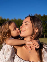 Carregar imagem no visualizador da galeria, INFUSEU Regalo Dia De La Madre, Te Quiero Mama Plata De Ley 925 Colgante Madre E Hija Collar Corazon Oro Rosa Mujer Abrazo Para Madre Y Bebé Para Tu Madre