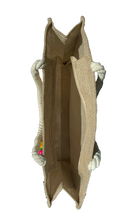 Carregar imagem no visualizador da galeria, Bolsa de Praia em Juta com Pingente - Ecológica, Resistente e Reutilizável | Ideal para Dias de Sol na Praia | 42cmx33cmx10cm