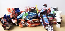 Carregar imagem no visualizador da galeria, Nestle - Chocolate Celebrations 272g