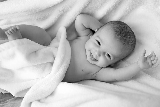 Cómo establecer rutinas de sueño saludables desde los primeros meses del bebé