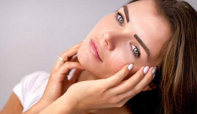 Pequeños rituales de belleza que devuelven energía a las madres recientes