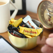 Carregar imagem no visualizador da galeria, Toblerone - Variedade Toblerone de Mini Mistura de Chocolate Suíço de Sabores: Chocolate ao Leite, Chocolate Branco e Chocolate Amargo com Nougat de Mel e Amêndoas, Embalagem 904g
