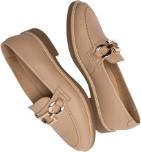 Carregar imagem no visualizador da galeria, CAPRICE FOOTWEAR Loafer MIA Mocassim Feminino em Couro Genuíno Anilina Elegante com Aplicação e Fabricados em Portugal
