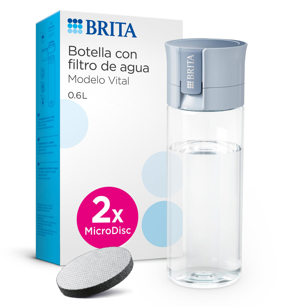 BRITA Botella filtrante de agua modelo VITAL Azul Claro (600 ml) con 2 filtros MicroDisc, para hidratarse en cualquier lugar, elimina cloro, impurezas, hormonas y preserva minerales.