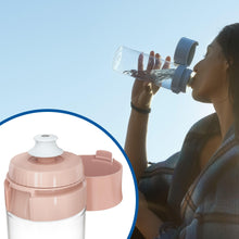 Carregar imagem no visualizador da galeria, BRITA Botella filtrante de agua modelo VITAL Rosa (600 ml) con 2 filtros MicroDisc, para hidratarse en cualquier lugar, elimina cloro, impurezas, hormonas y preserva minerales.
