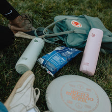 Carregar imagem no visualizador da galeria, BOTTLE BOTTLE Botella de agua aislada de 24 onzas con tapa de popote y asa, para deportes, viajes, gimnasio, botellas de agua de acero inoxidable, termo de metal al vacío de doble pared, a prueba de
