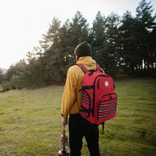 Carregar imagem no visualizador da galeria, Lyirfan Mochila de primeros auxilios, mochila médica vacía de emergencia, con tira reflectante para camping, senderismo, guardería al aire libre, color rojo (solo bolsa)

