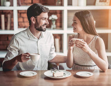 Załaduj obraz do przeglądarki galerii, Delta Q Cafeteira para cápsulas Delta Q Quick vermelha, para bebidas quentes e cafés, simples e prática, design elegante, fácil de usar, potência de 1200 W
