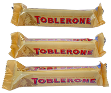 Carregar imagem no visualizador da galeria, Cesta de Chocolates Selecionados para Presentear em Grande Estilo - 15 Deliciosos Itens de Celebradas Marcas - Surpreenda em Datas Especiais com Essa Experiência Gourmet Inigualável
