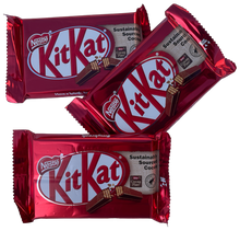 Carregar imagem no visualizador da galeria, Cesta de Chocolates Selecionados para Presentear em Grande Estilo - 15 Deliciosos Itens de Celebradas Marcas - Surpreenda em Datas Especiais com Essa Experiência Gourmet Inigualável
