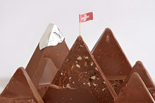 Carregar imagem no visualizador da galeria, Toblerone - Snack de Chocolate de Leite com Nougat Mel e Amêndoa 100g
