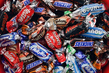 Carregar imagem no visualizador da galeria, Nestle - Chocolate Celebrations 272g
